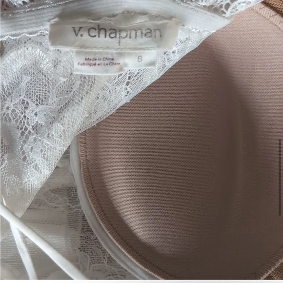 V. Chapman White Lace Gown - Picture 2 of 13